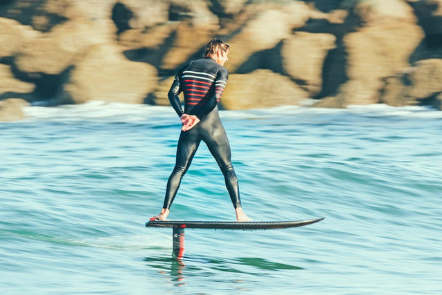 BREF, ON A TESTE LE SURF-FOIL - Saint Jacques Wetsuits