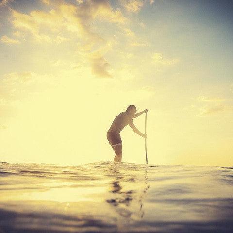 COMMENT BIEN DÉBUTER EN STAND UP PADDLE (SUP) ? - Saint Jacques Wetsuits